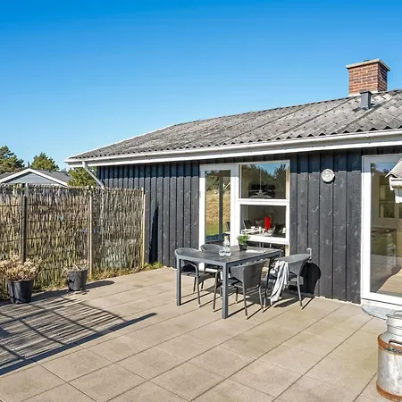 Sinikka - 900m From The Sea By Interhome Feriehus