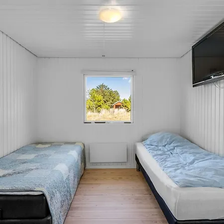 Sinikka - 900m From The Sea By Interhome Feriehus