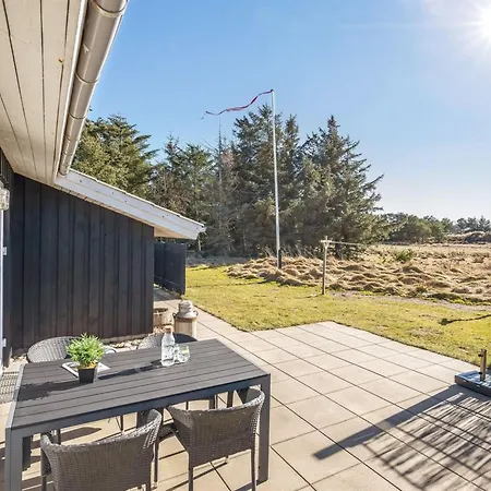 Dom wakacyjny Sinikka - 900m From The Sea By Interhome Blåvand